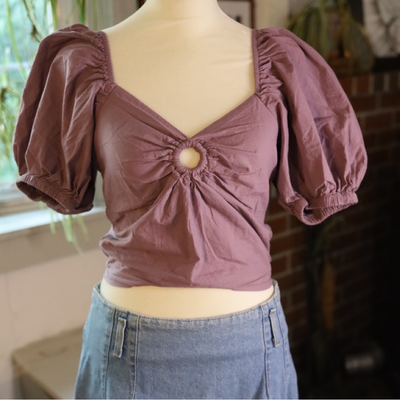 Purple Crop Top with Puff Sleeves - Picture 2 of 5